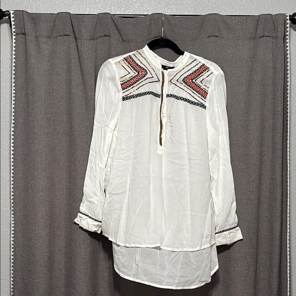 H&M White Graphic Long Sleeve Blouse